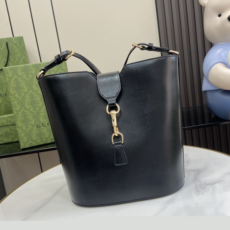 G*u*i bucket bags